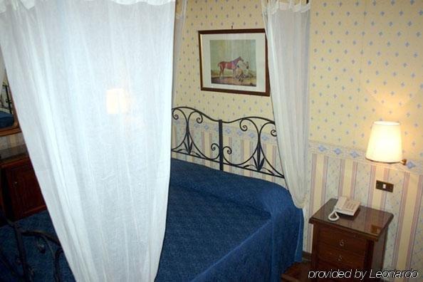Hotel St. Moritz Ρώμη Δωμάτιο φωτογραφία